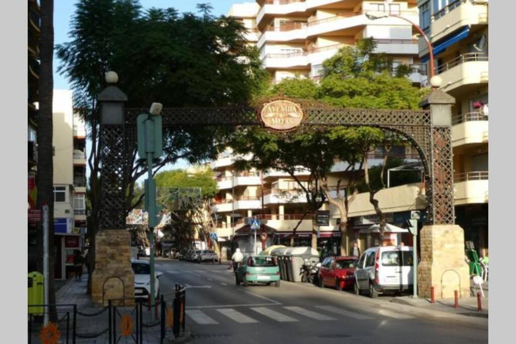 Appartamento Apartamento A Un Paseo De La Playa Fuengirola Esterno foto